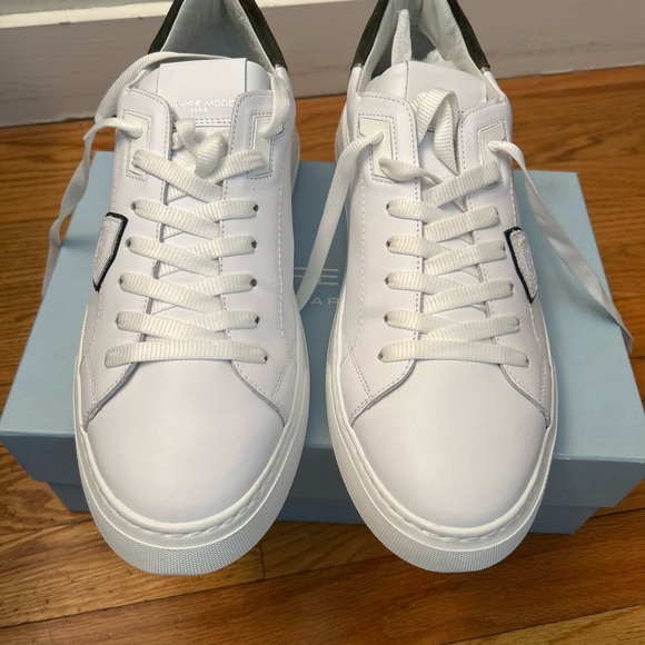 Philippe Model Paris Flat Low Top Sneakers In White - Picture 1 of 8